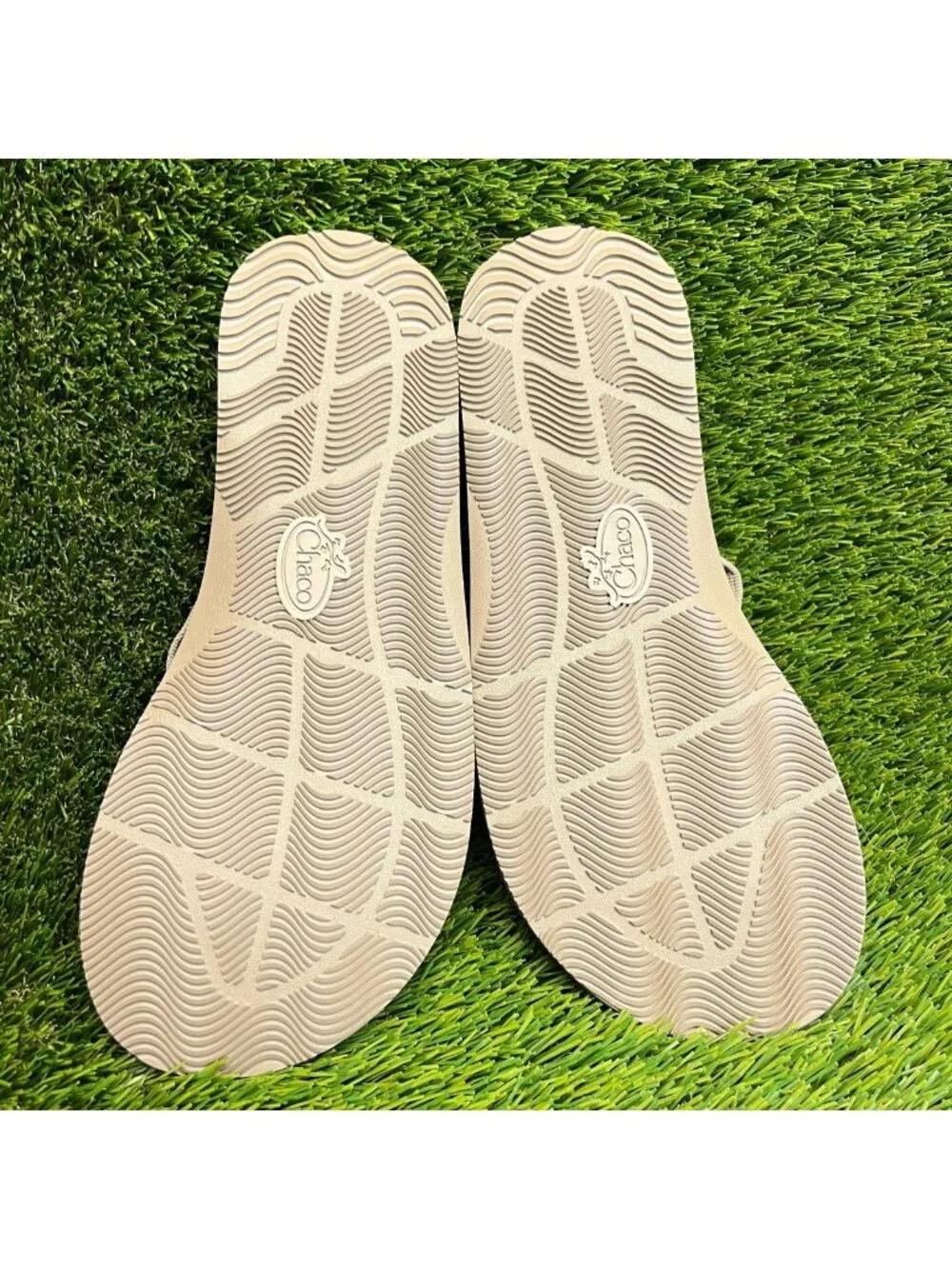 Chaco Classic Flip Flop Mens Size 10 Khaki Tan Beach Outdoor Thong Sandals